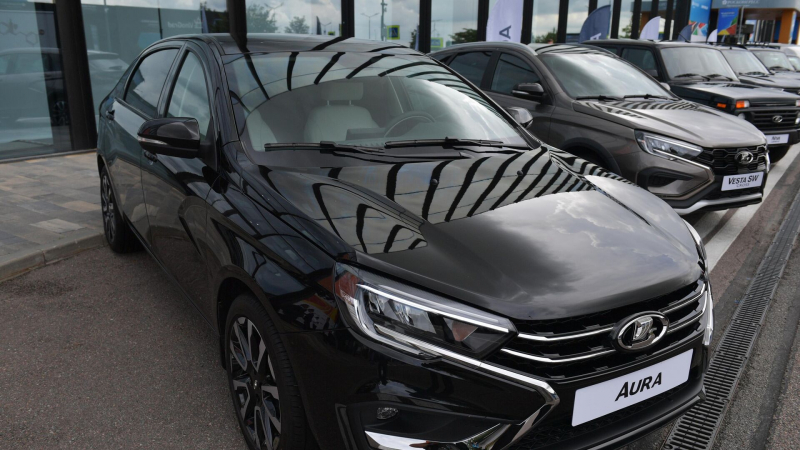 "АвтоВАЗ" начинает розничные продажи Lada Aura