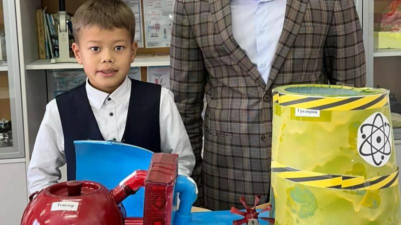 Школьник из Актюбинской области создал мини АЭС