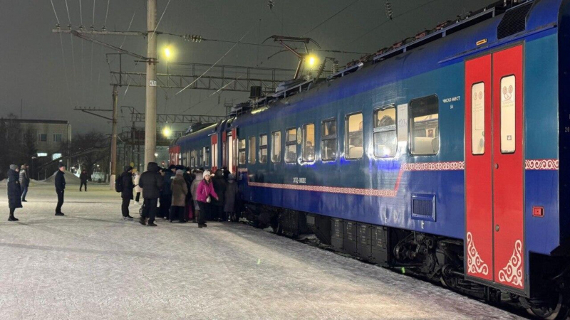 В Казахстане из-за закрытых трасс пассажирам будут организованы места в поездах
