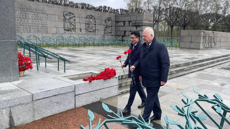 Память защитников Ленинграда почтили полпреды парламента Казахстана