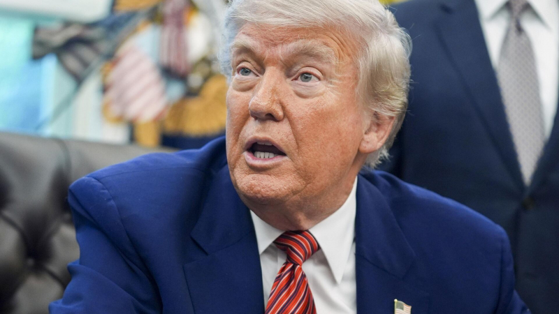 "Могли убедить". СМИ рассказали, что произошло с Трампом из-за России