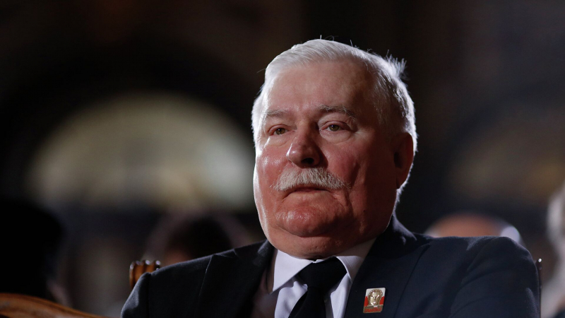 Экс-президент Польши попал в госпиталь