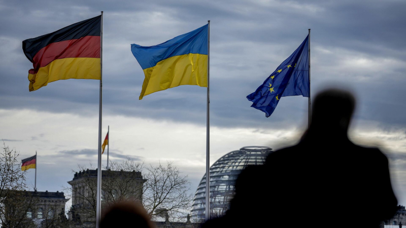 Германия хочет купить для Украины две системы ПРО Patriot, пишет Bild