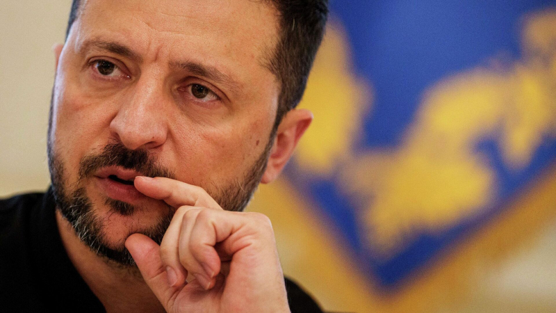 "Мы ему сообщили". Сикорский вынес Зеленскому жесткое предупреждение