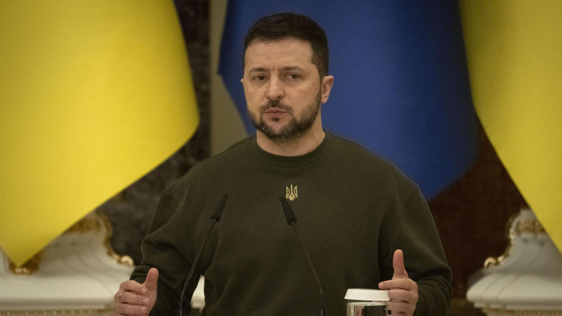 Зеленский обсудил с Макроном обучение украинских пилотов