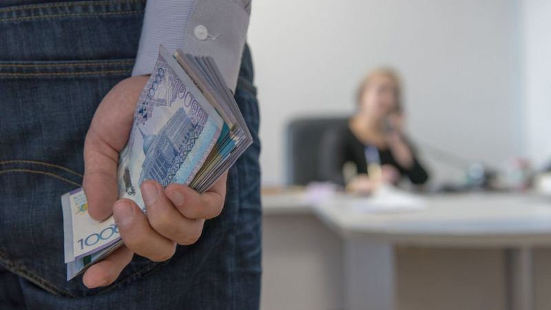 17 уголовных дел о коррупции завел КНБ Казахстана за месяц