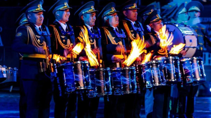 Бурные овации сорвали музыканты Вооруженных сил Казахстана на Красной площади в Москве