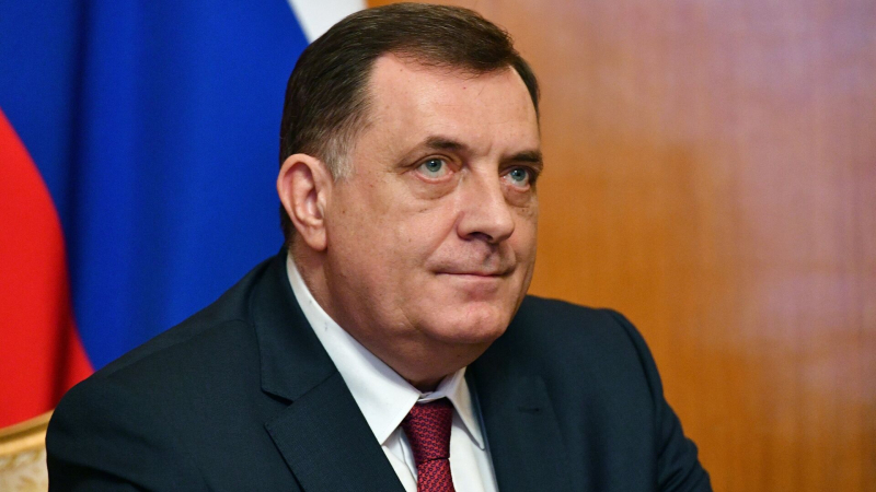 Додик борется за сохранение статуса и полномочий РС БиГ, заявил посол