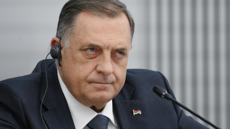Додик назвал "высокого представителя" ООН Шмидта фашистом