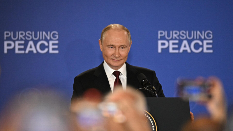 Перешагнуть из "вчера" в "завтра" - Путин об отношениях России и США