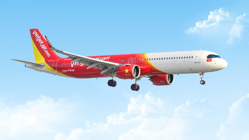 Самолет авиакомпании VietJet после взлета вернулся в Астану