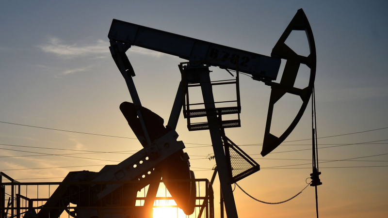 В августе восемь стран ОПЕК+ увеличат предельный уровень добычи нефти