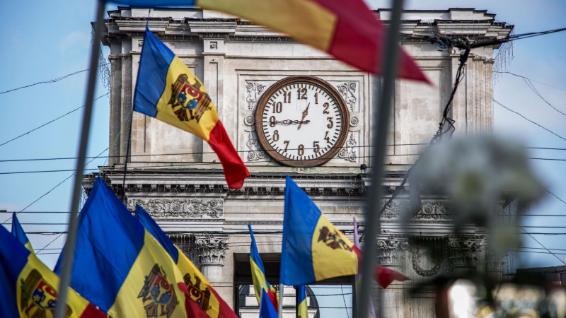 В Молдавии оппозиция обвинила правительство в получении кредитов
