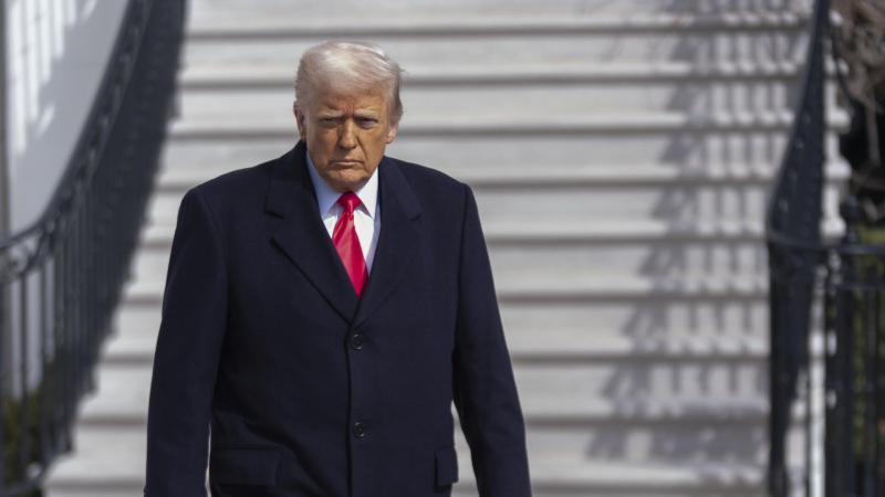 В США усилили меры безопасности у госпиталя перед прибытием Трампа