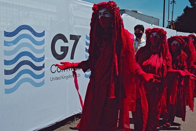 Министр экономики Японии: на саммите G7 обсудят противодействие экономическому давлению