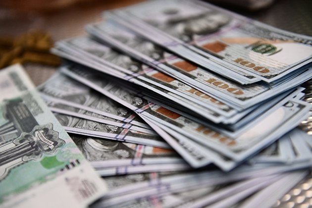 Разница в зарплатах мужчин и женщин в России составляет 28 процентов