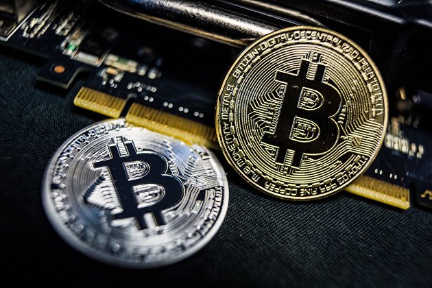 Стоимость биткоина падает на 14,1 процента, опускается ниже отметки в 18 тысяч долларов