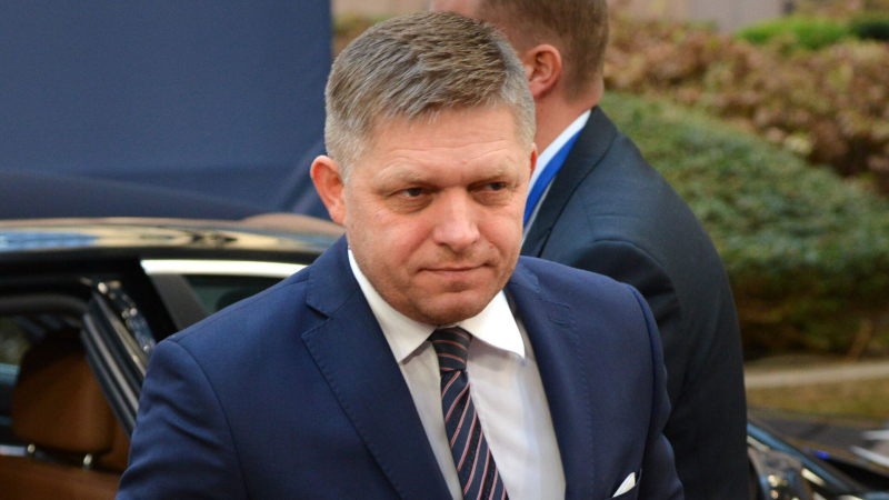 Украина может повторить судьбу Чехословакии в 1938 году, заявил Фицо